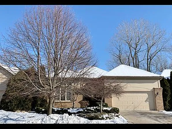 28 Turnberry Ln #37, Dearborn, MI 48120