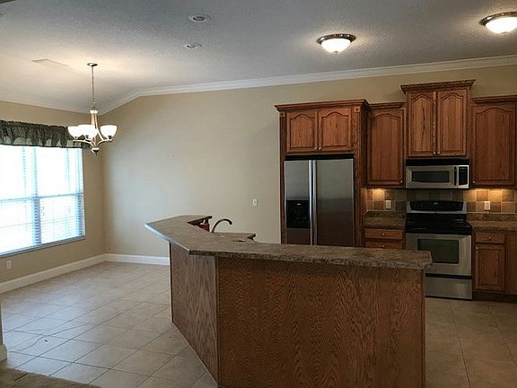 4th image of 457 NW Lake Valley Ter