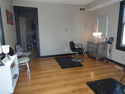 3rd image of 52 E Columbus St
