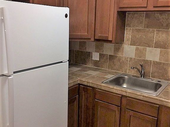 4th image of 4004 W Erie Ave APT 1