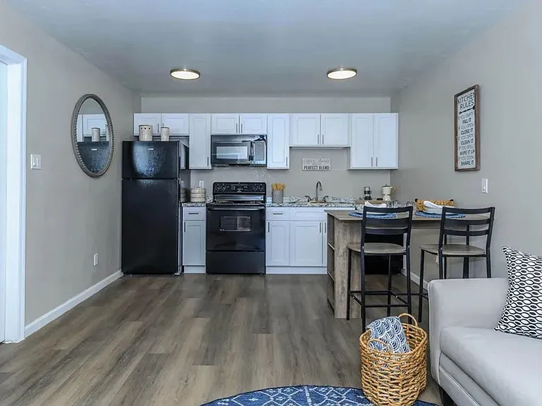 Westside Commons - Beautiful One and Two Bedroom Available NOW! - ONE MONTH FREE!! — Photo 26