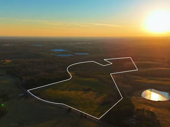 566 N Yow Mill Rd, Toccoa, GA 30577