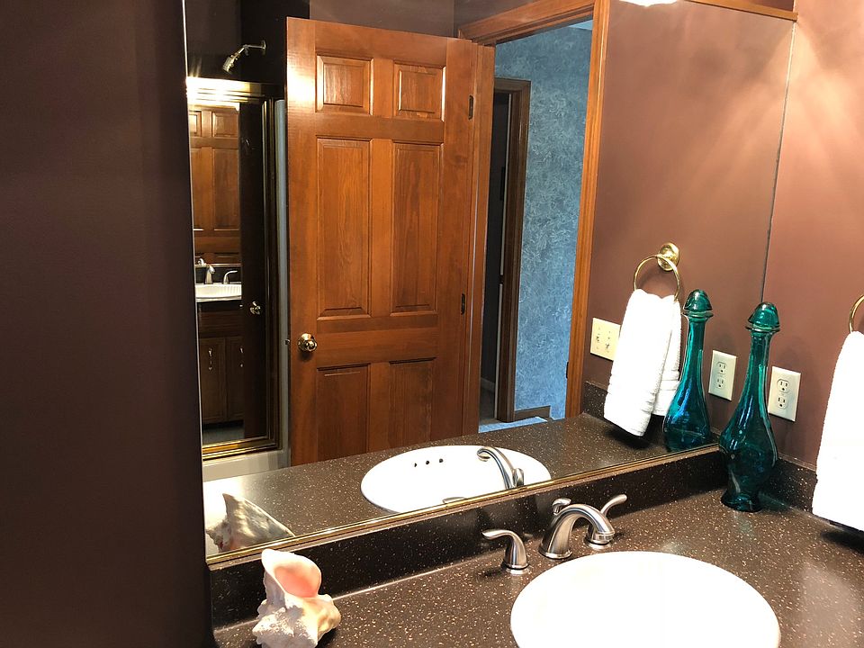 Up stairs Full Bath