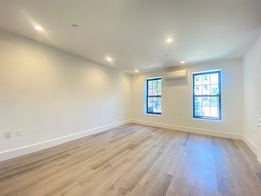 Rented by Dream Space Realty | media 12