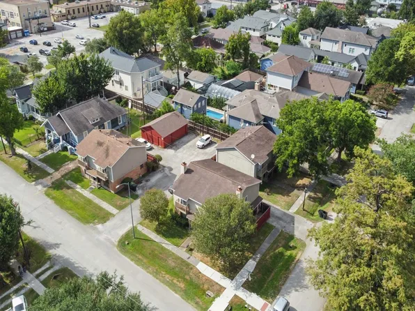 311 E 10th St, Houston, TX 77008