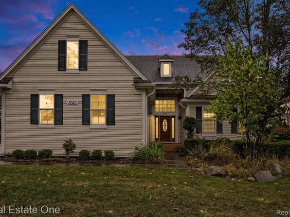 1151 Cross St, Oxford, MI 48371