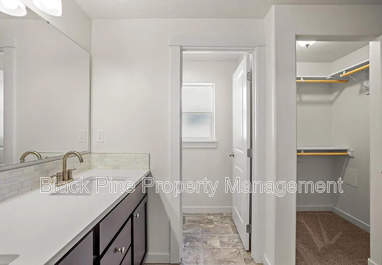 644 Stanley Lake St — Photo 25