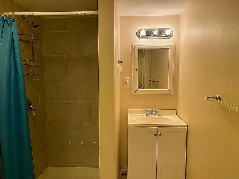 61 Duley Ave — Photo 4