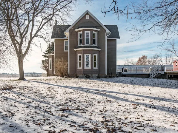 7421 Squaw Prairie Rd, Belvidere, IL 61008