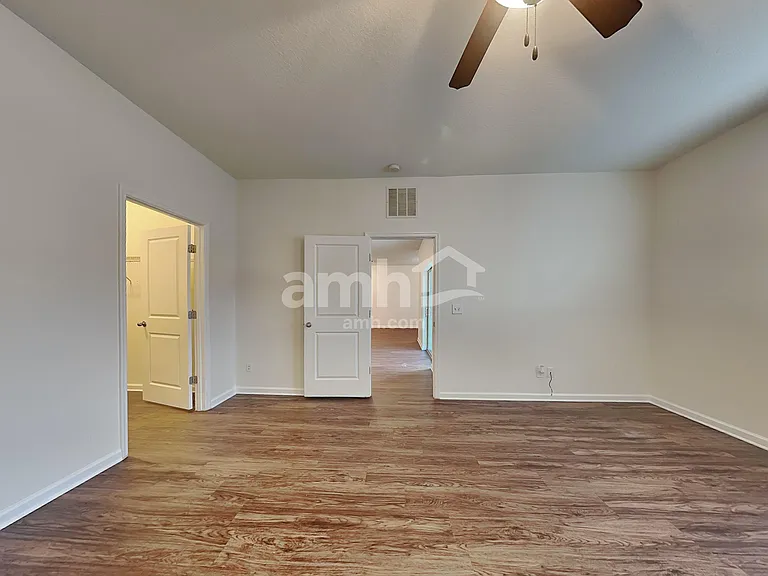 4878 Saint James Ln — Photo 8