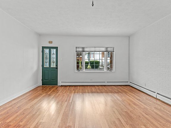 3rd image of 50 Yale St