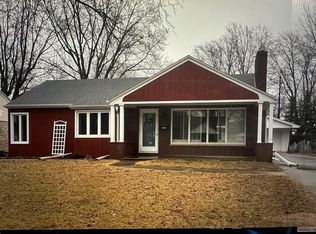 824 N Clay St, De Pere, WI 54115