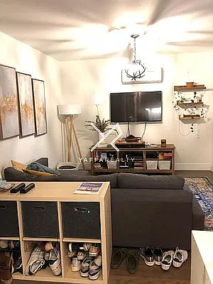 4th image of 295 Montgomery St APT 2F