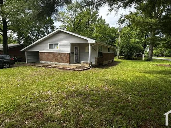 9963 Duke Dr, Saint Louis, MO 63136