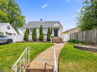 10 Hillcrest Ter, Linden, NJ 07036