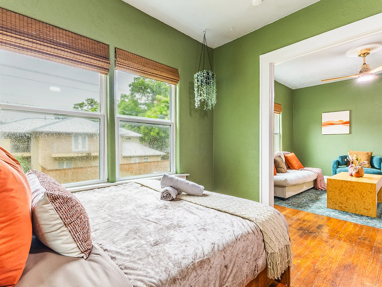 1 bed, 700 sqft, $2,350 — Photo 3