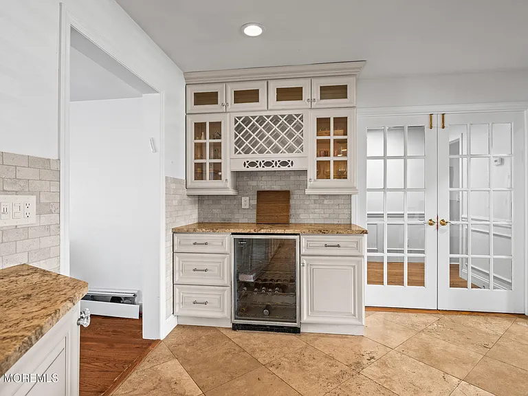 41 Poplar Ave — Photo 8