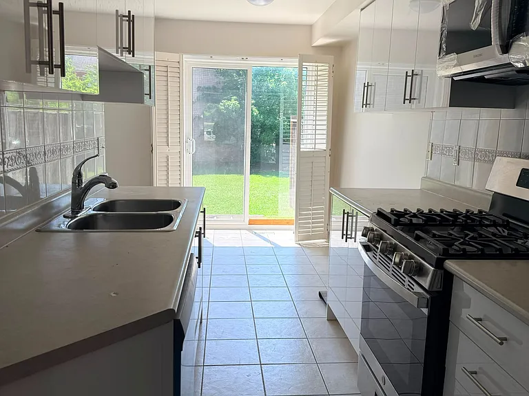 770 Othello Ct #40 — Photo 11