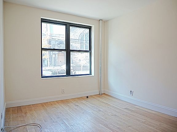 2nd image of 3049 Crescent St APT H1a2