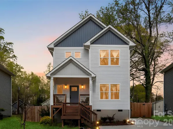 3422 Peligreni St, Charlotte, NC 28208