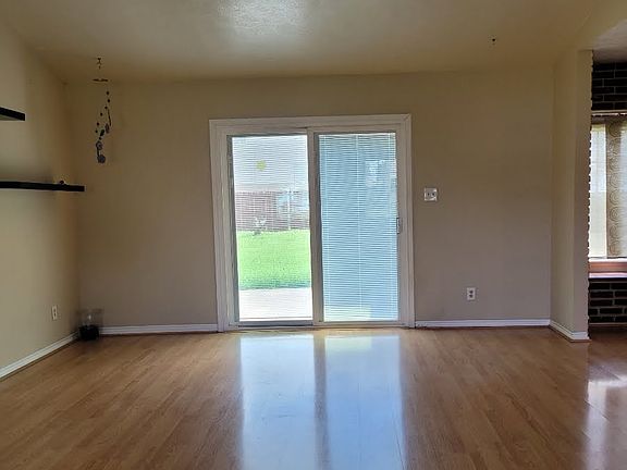 4th image of 506 Willow Oak St