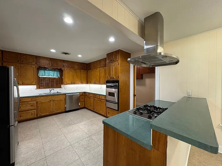 102 E Park Ave — Photo 5
