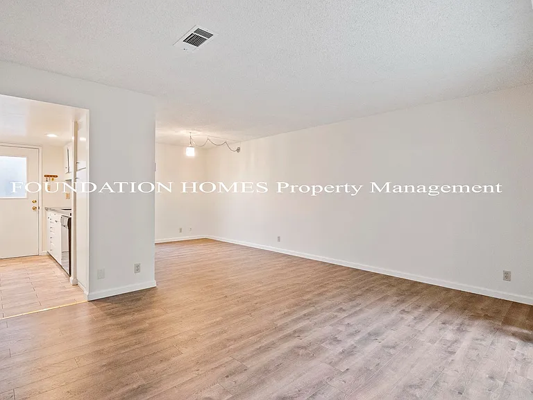 67 Roundtree Blvd — Photo 3