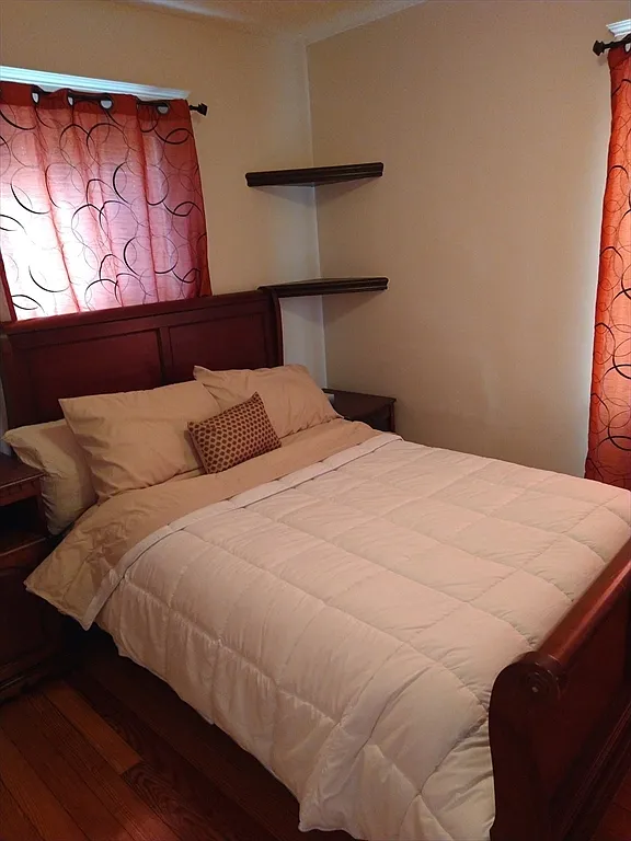 2 bed, 1.0 bath, 1233 sqft, $2,700 — Photo 4