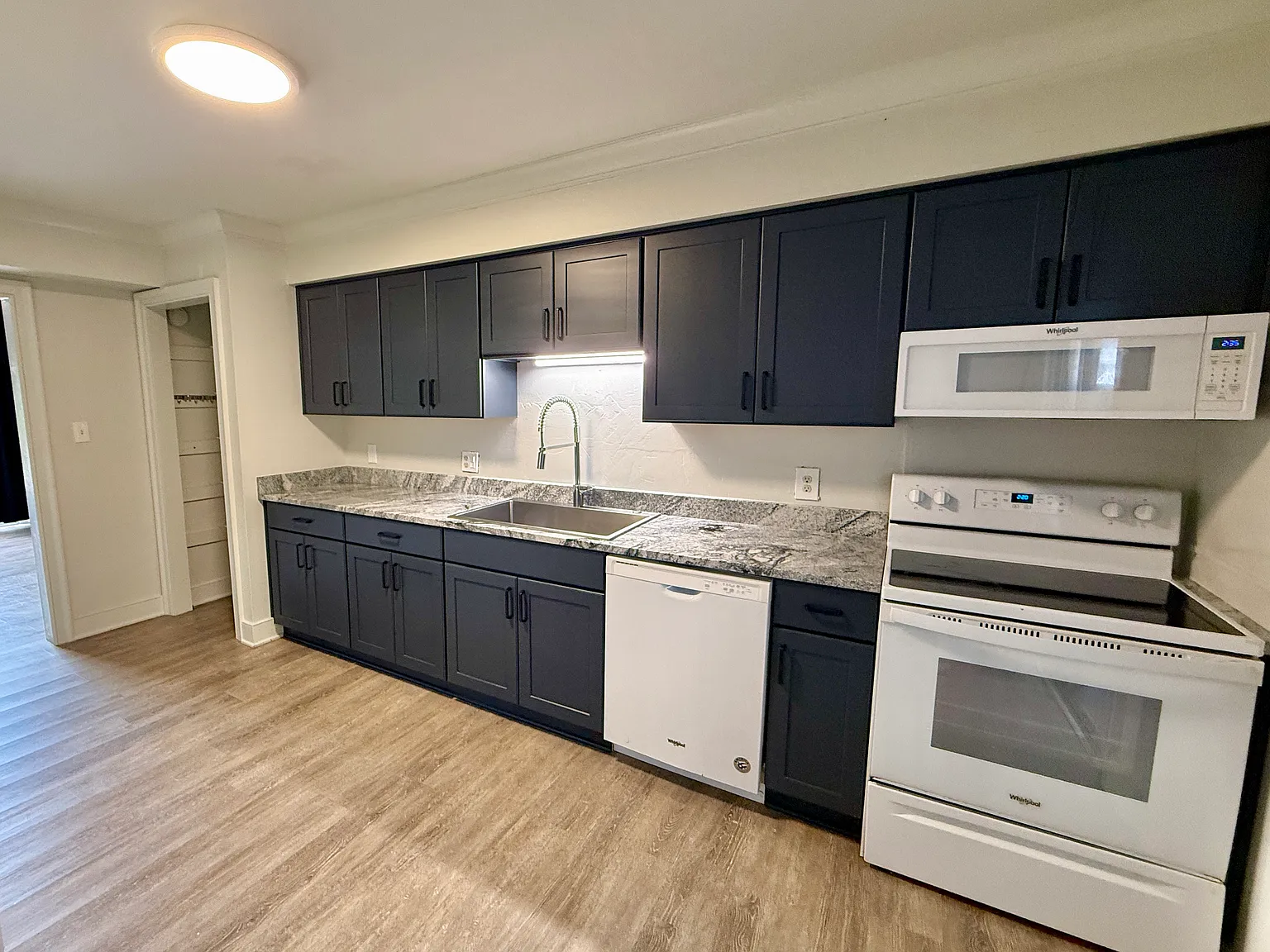 3 bed, 1678 sqft, $1,900 — Photo 4
