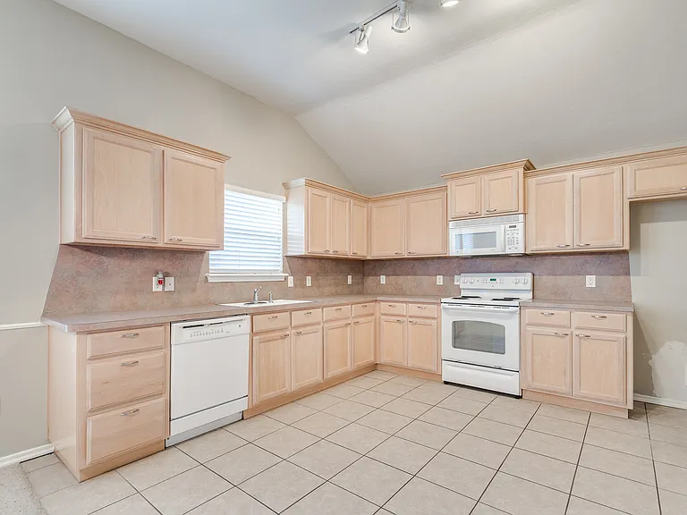 2532 NW 179th Ct — Photo 15
