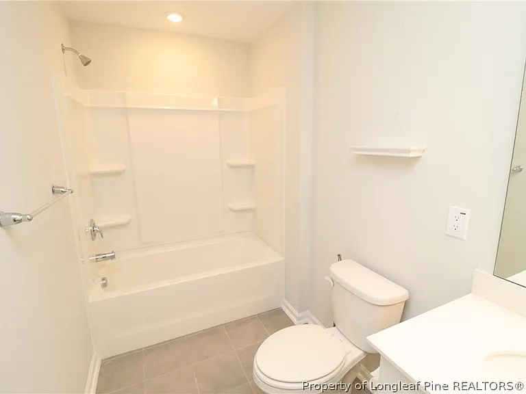 212 Breeders Cup Way Valencia #58 — Photo 40
