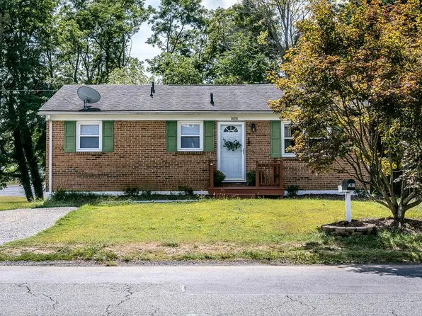 1618 Pierce St, Staunton, VA 24401