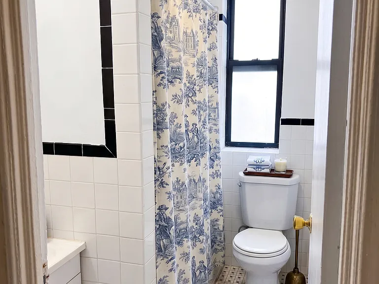 624 W 176th St #39 — Photo 10