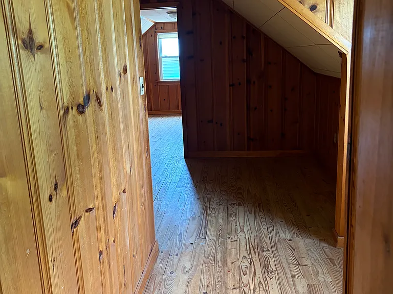 1385 Beaconfield Rd — Photo 14