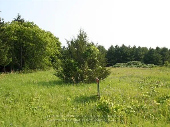 35 Prinyers Dr, Prince Edward County, ON K0K 2T0