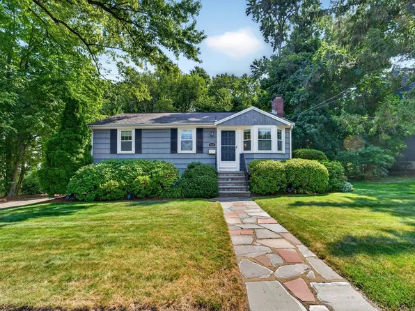 462 Chestnut St, Needham, MA 02492