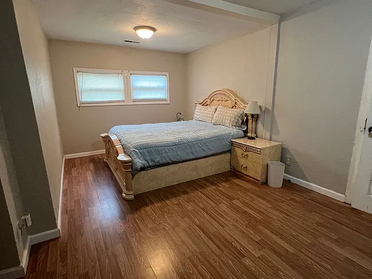 2811 Magnolia St — Photo 4