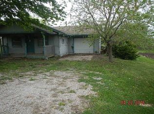 4850 SE Pueblo Dr, Lathrop, MO 64465