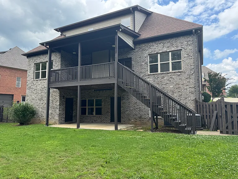 6121 Clubhouse Dr — Photo 4