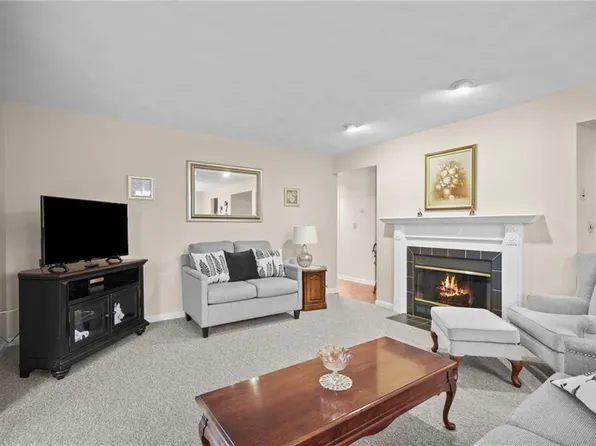 185 Manville Hill Rd APT 106, Cumberland, RI 02864