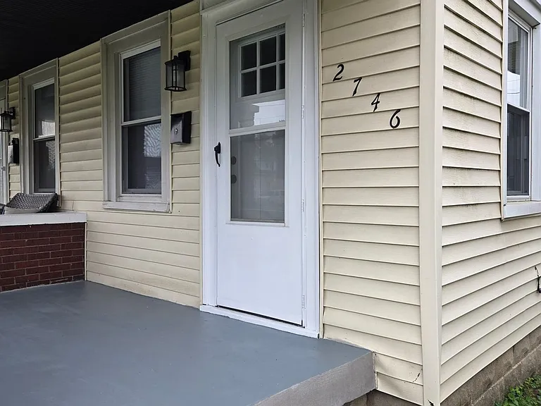 2746 Shelby St — Photo 3