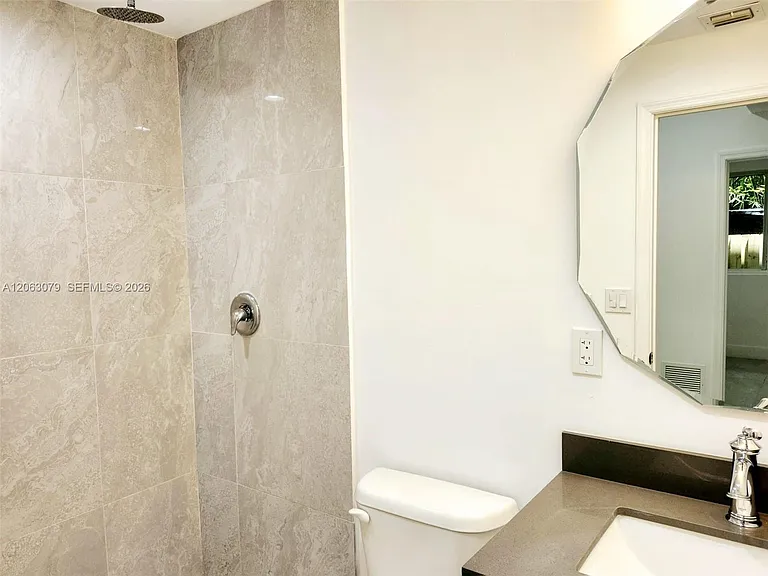580 NW 34th St #1 — Photo 20