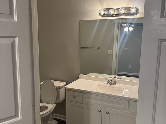 3rd image of 7043 Gleneagles Dr