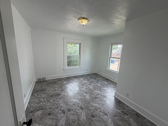 5th image of 1120 Bedford Ave SW