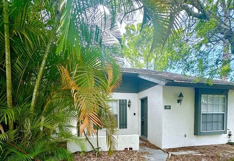 599 Capistrano Ct — Photo 3