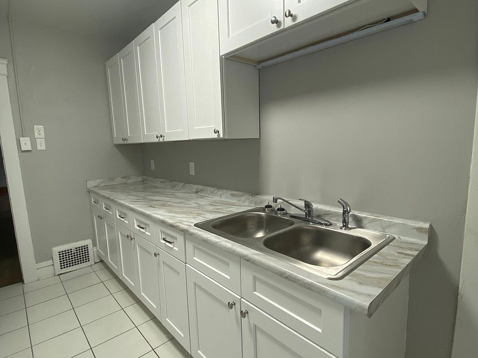 1st image of 1489 Coutant Ave #3
