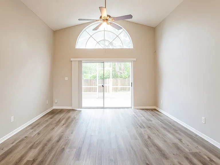 7920 Oakstone Ct — Photo 4