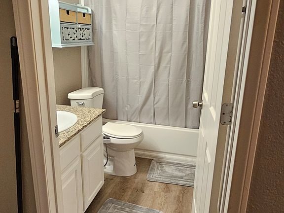 3rd image of 5142 S Jones Blvd Unit 107