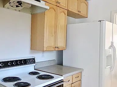 3rd image of 267 Del Monte St