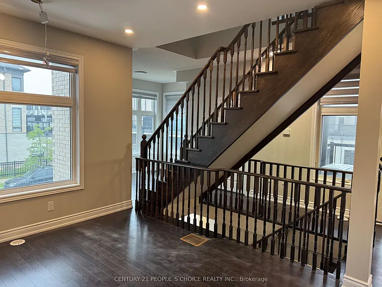 2518 Littlefield Cres — Photo 16